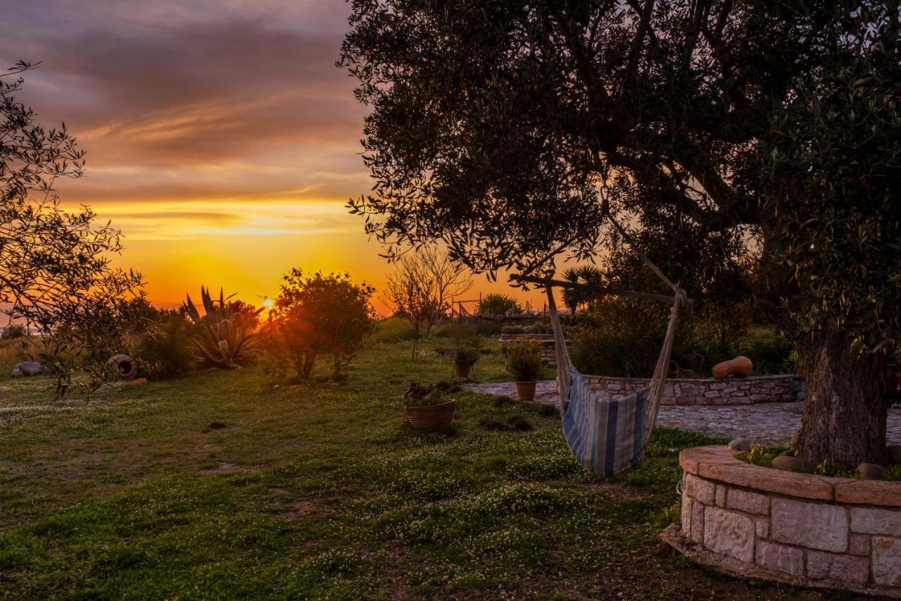 Chamaloni Cottages Finikounta Buitenkant foto